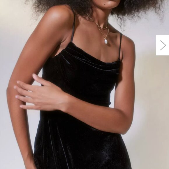 Urban Outfitter Mallory Velvet Mini Dress Size XS Color: Black - Picture 4 of 10